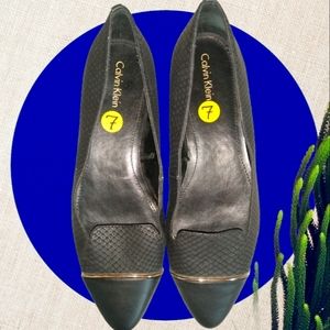 Calvin Klein Black Point Cap Toe Snakeskin Print Smoking Flats Sz 7
